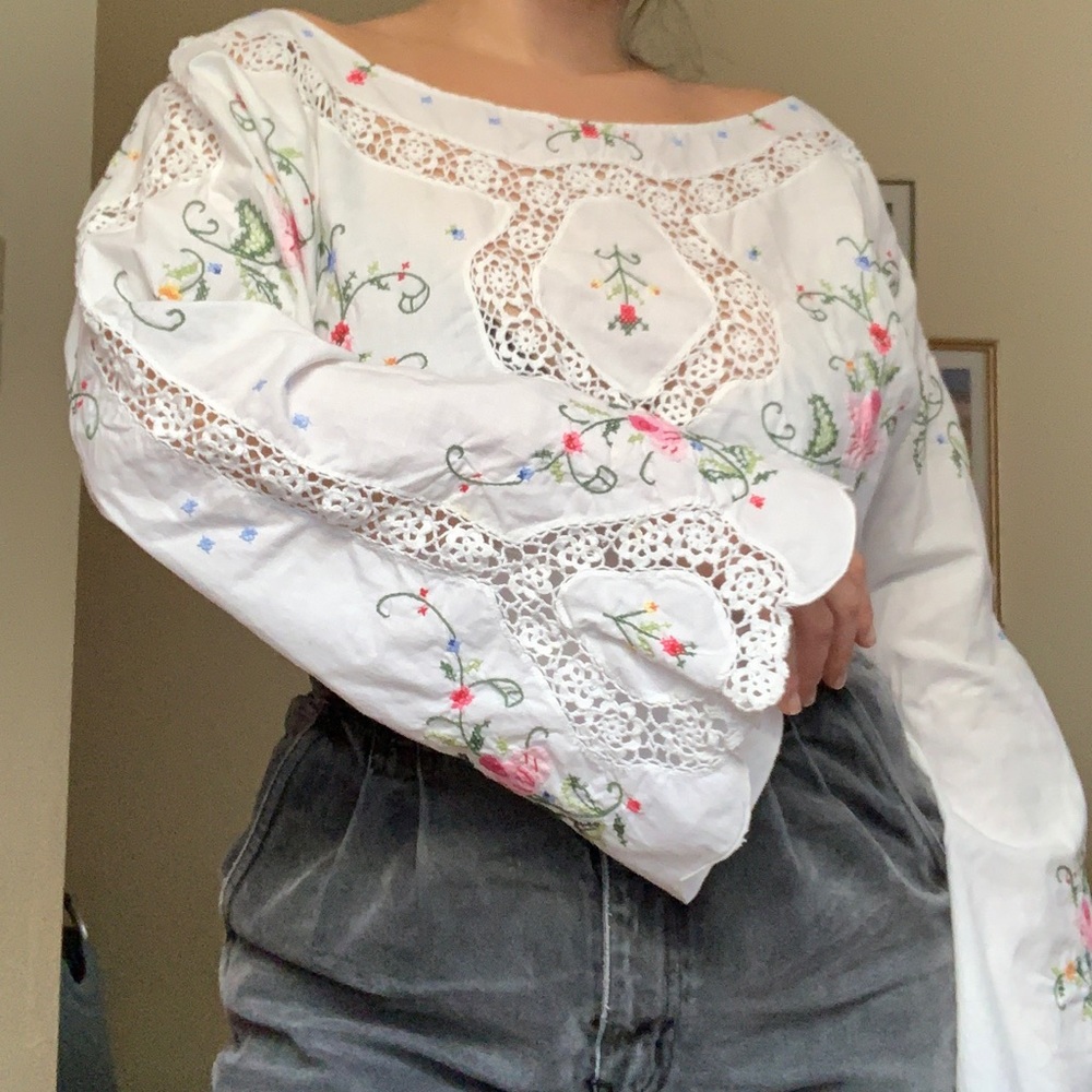 Beautiful off the shoulder blouse - Picture 5 of 10